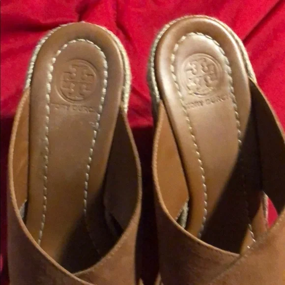 Rare Tony Burch tan wedges - Picture 6 of 6